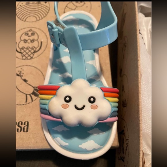 New Kids Mini Melissa Sunny Day Appliqué Sandals. - Picture 2 of 6